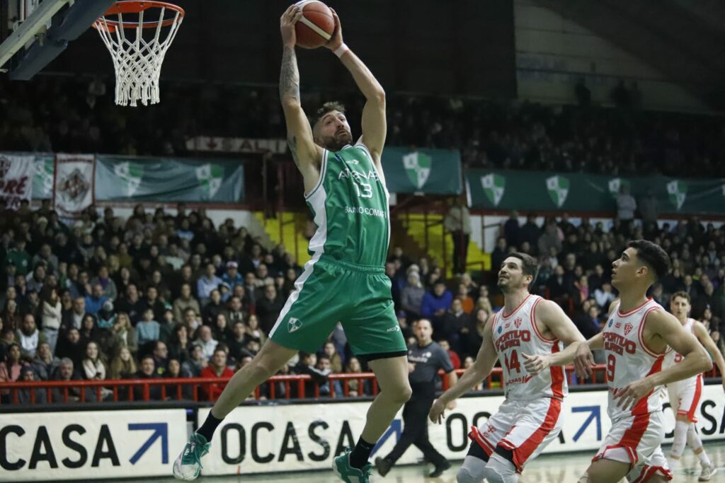 Atenas goleó a Suardi y va por otro punto de local