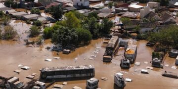 La suma de muertes en Brasil por las inundaciones sube a 144