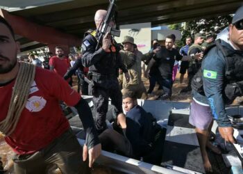 Robos y tráfico de drogas en las zonas inundadas en Brasil