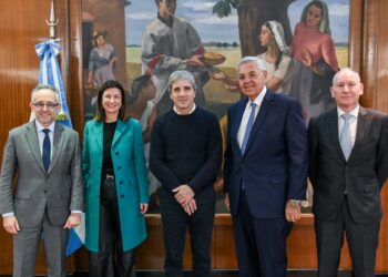 Volkswagen producirá buses y camiones en serie en Córdoba