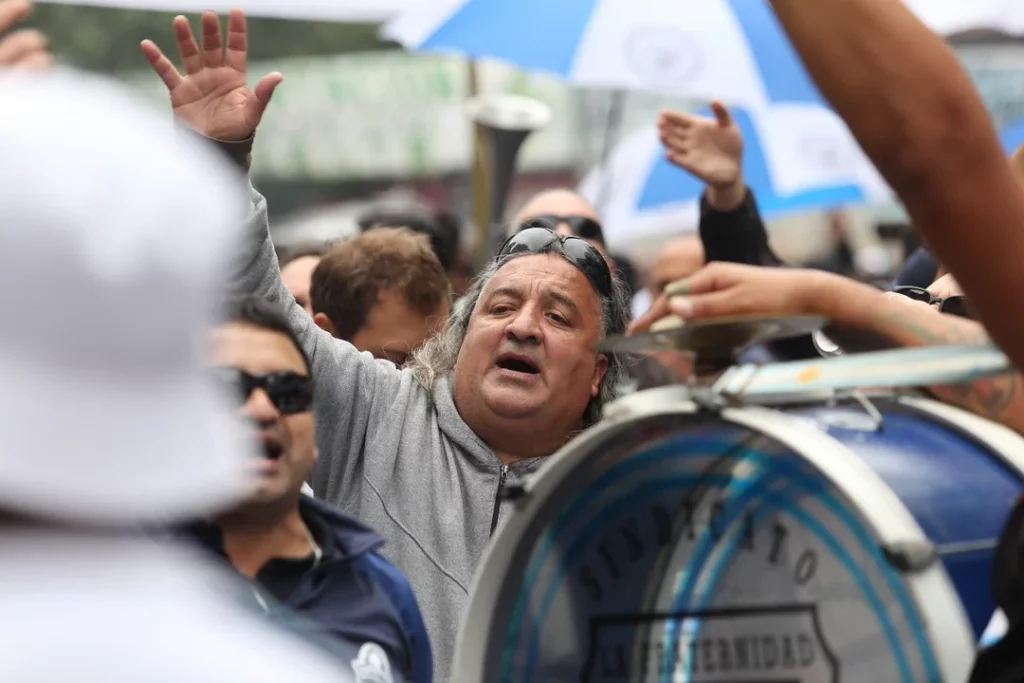 Marcha por el Día del Trabajador: comenzó la concentración de sindicatos y organizaciones sociales en el centro porteño