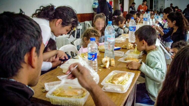 La crisis impacta de lleno en comedores y merenderos de Córdoba La crisis impacta de lleno en comedores y merenderos de Córdoba