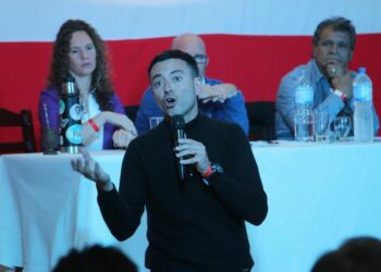 El radicalismo acusó a Llaryora de ajustar más que Nación