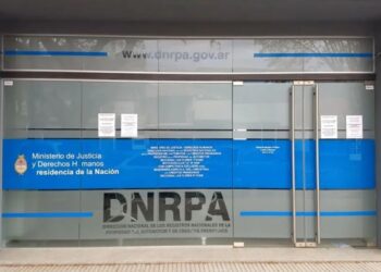 Paro por tiempo indeterminado de los trabajadores afectados en los registros del automotor