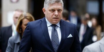 El premier eslovaco está en estado crítico tras ser atacado