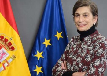 España retira definitivamente a su embajadora en Argentina