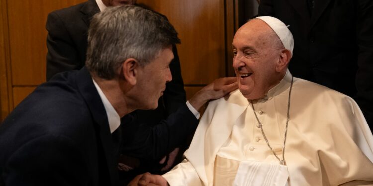 Passerini visitó al papa en el Vaticano: «Francisco, Córdoba te espera»