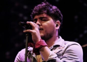 Noche de folklore joven