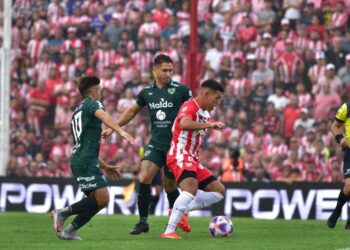Instituto abre el campeonato visitando a Sarmiento en Junín