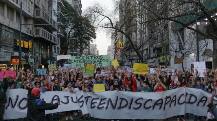 Marcha en Córdoba contra la desregulación de las prestaciones para discapacidad