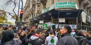 El Gobierno avanza con su plan de ajuste y realiza más despidos