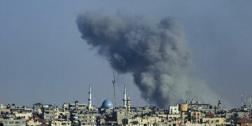 Israel desoye a la CIJ y ataca con bombas a la Franja de Gaza
