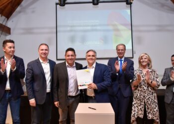 Llaryora: “Hoy la educación es más importante que nunca”