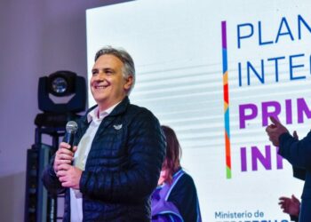 Llaryora puso en marcha el Plan Integral para la Primera Infancia