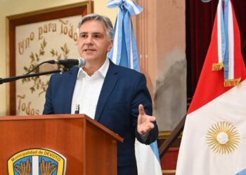 Llaryora reiteró la necesidad de retomar obras paralizadas por Milei