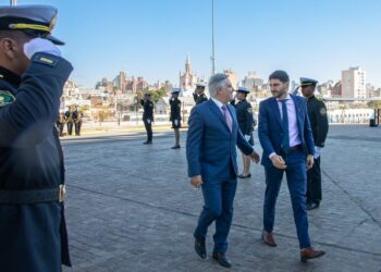 Con reclamos de federalismo, Llaryora y Pullaro acordaron acciones contra los narcos