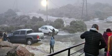 Las Altas Cumbres viven las primeras nevadas y hubo un corte total de ruta