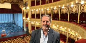 Maximiliano Olocco: «El teatro debe ser un ámbito que cobije a la gente»
