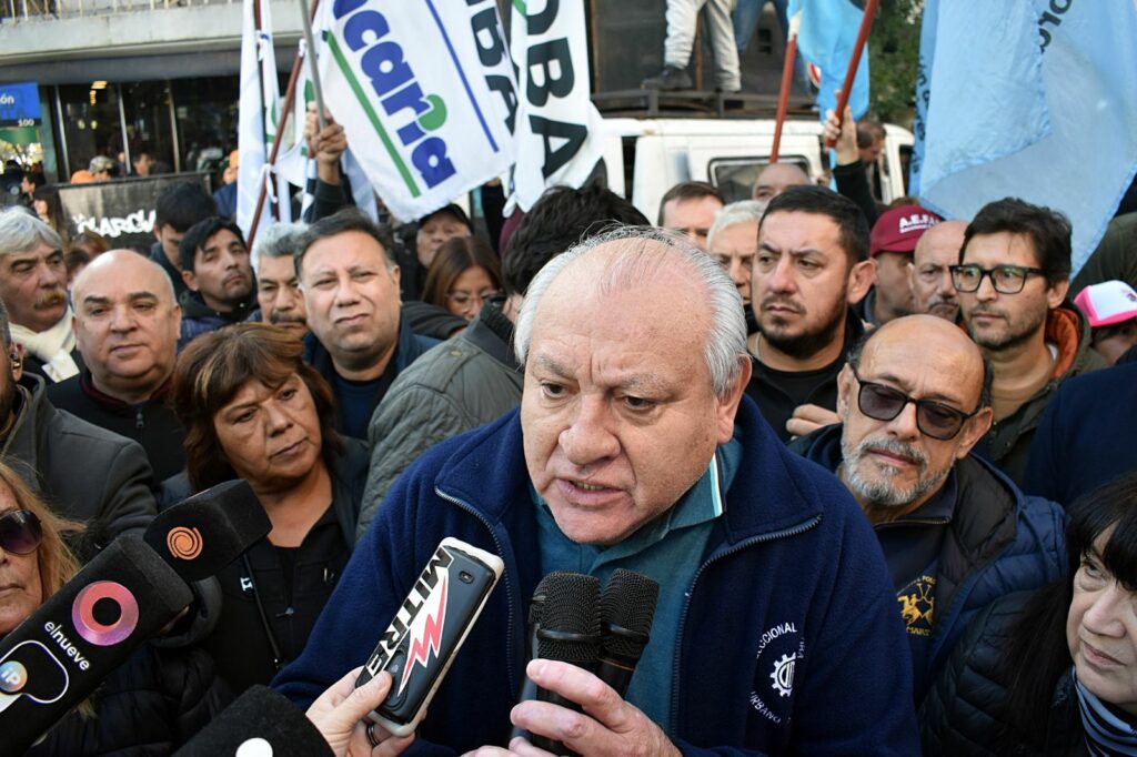 Gremios confirman que protestarán durante la firma del "Pacto de Mayo"