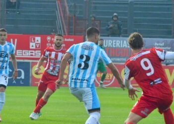 Racing no pasó del cero en su visita a Remedios de Escalada