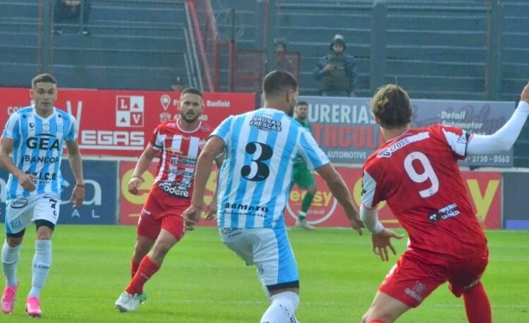 Racing no pasó del cero en su visita a Remedios de Escalada