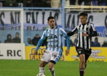 Racing cayó en Nueva Italia