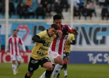 Racing cayó en el Miguel Sancho ante San Martín de Tucumán