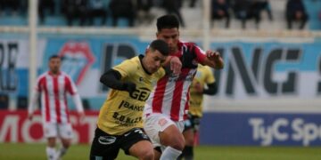Racing cayó en el Miguel Sancho ante San Martín de Tucumán
