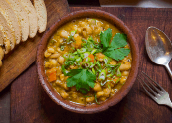La receta de cinco pasos para preparar un locro rápido este 25 de mayo