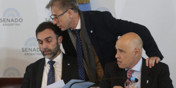Negociaciones contrarreloj del oficialismo para lograr dictamen de la Ley Bases