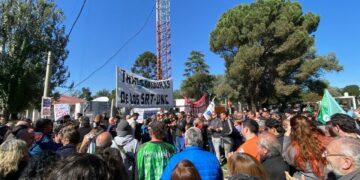 Realizaron un abrazo solidario en defensa de los SRT