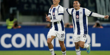 Talleres venció a Barcelona y quedó como líder de su grupo