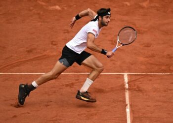 Etcheverry y Navone avanzaron en el Roland Garros