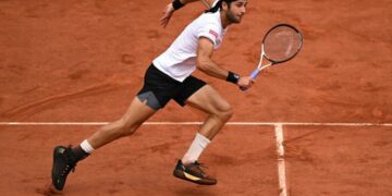 Etcheverry y Navone avanzaron en el Roland Garros