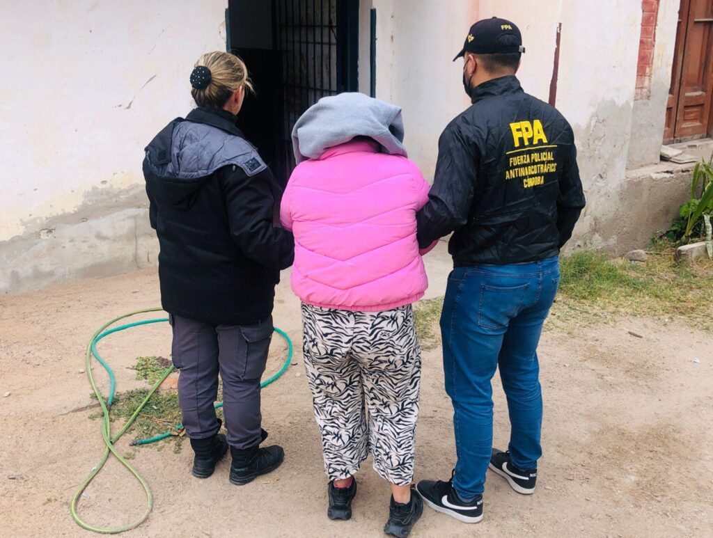 Detuvieron a dos mujeres cuando intentaban ingresar drogas a la cárcel