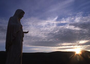 El papa cambia la manera en que la Iglesia evaluará las manifestaciones de la Virgen