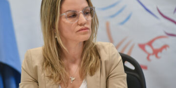 Píparo criticó a La Libertad Avanza: «Violentos, ignorantes e intolerantes que defienden lo indefendible»