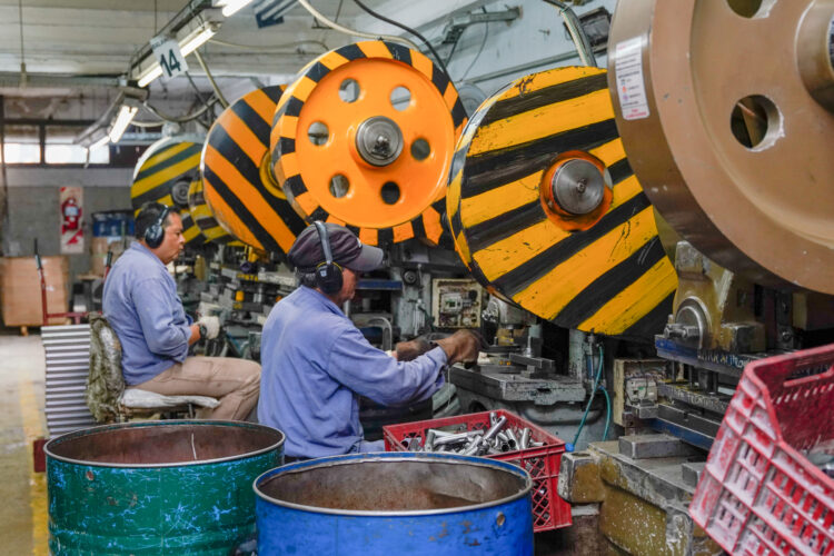 La industria pyme cayó un 19% interanual en mayo y registró la peor baja en tres meses