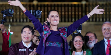 La promesa de Sheinbaum tras convertirse en la primera mujer presidenta de México