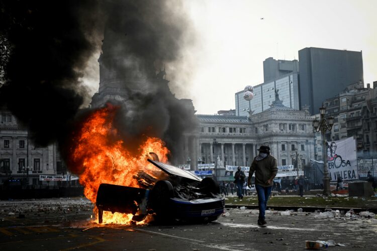 Los detenidos por los destrozos frente al Congreso serán investigados por la Justicia Federal