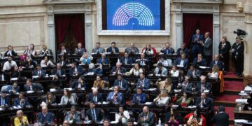 Cómo votó cada bloque la Ley Bases, Ganancias y Bienes Personales