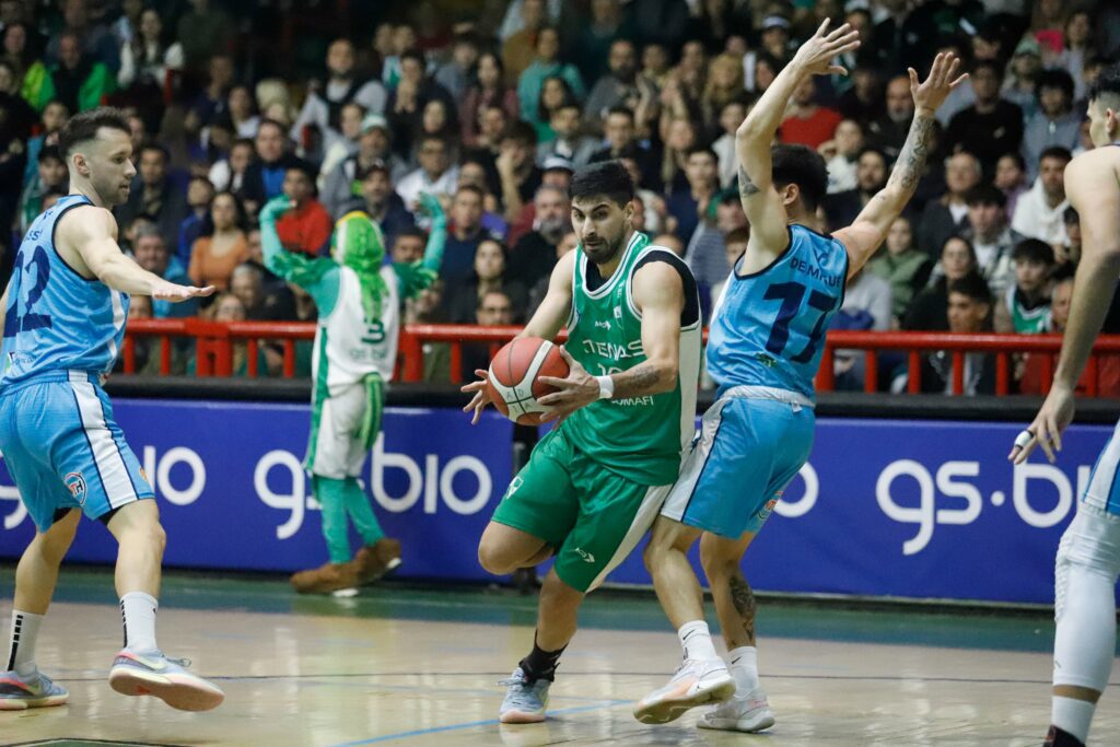 Atenas ganó y nuevamente es de primera