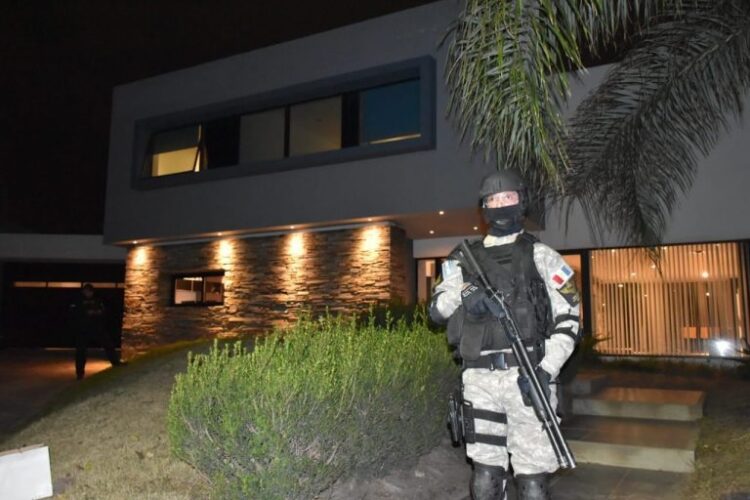 Clausuraron una fiesta electrónica clandestina en un country de Córdoba y secuestraron éxtasis, ketamina, MDMA, tusi, heroína, morfina y marihuana