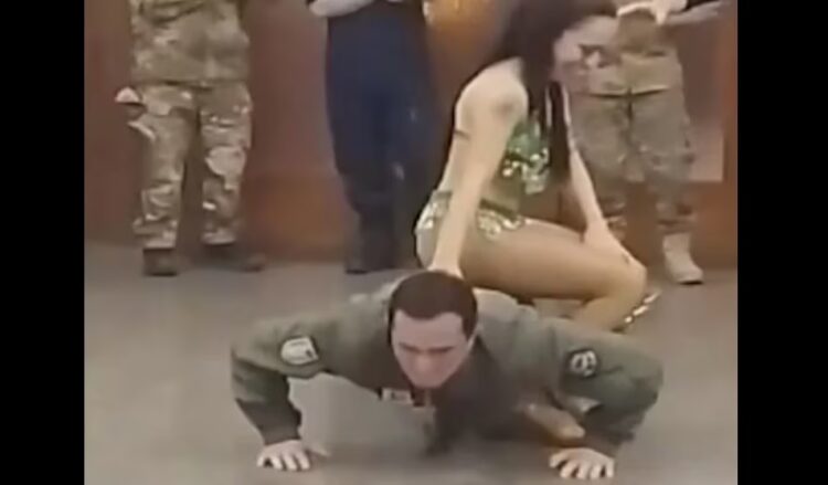 Escándalo en la Fuerza Aérea tras el festejo de militares con mujeres semidesnudas en Mendoza