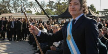 En Rosario, Milei convocó a firmar el Pacto de Mayo el 9 de Julio en Tucumán