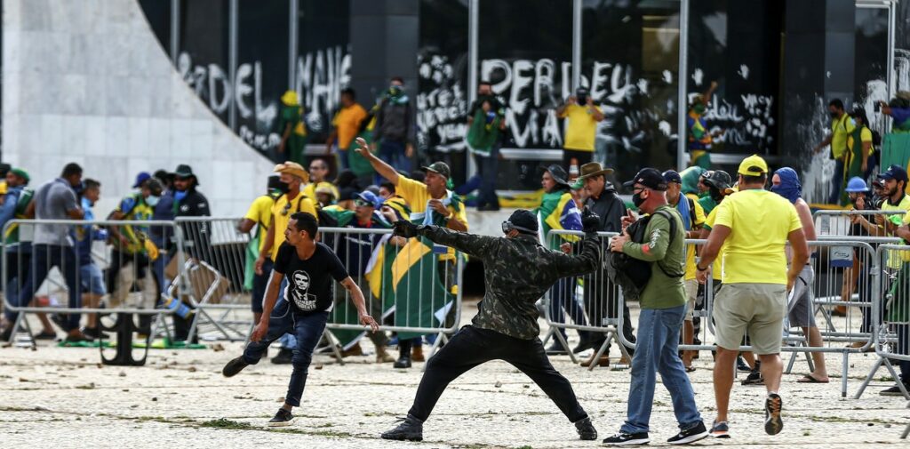 La Policía de Brasil advirtió que 65 prófugos por el intento de golpe a Lula están refugiados en Argentina