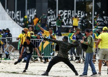 La Policía de Brasil advirtió que 65 prófugos por el intento de golpe a Lula están refugiados en Argentina