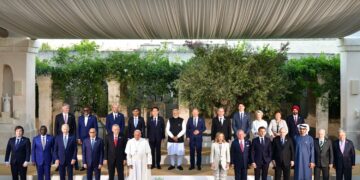 Milei participó de la foto con los líderes del G7 y mantuvo una reunión privada con la jefa del FMI