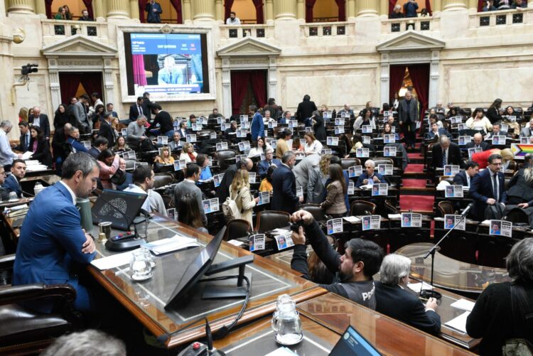 El Gobierno confía en la sanción de la Ley Bases, pero se prepara para la judicialización de Ganancias