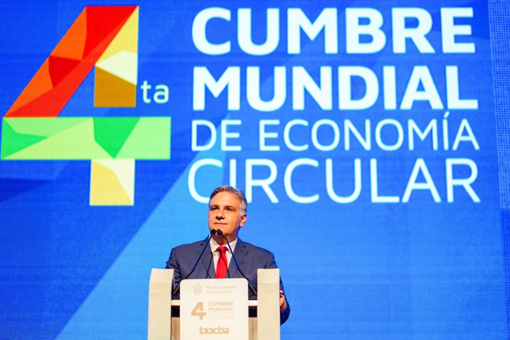 Llaryora y Passerini dieron inicio a la IV Cumbre Mundial de Economía Circular